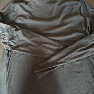 Vuori Gray Long Sleeve Tee
